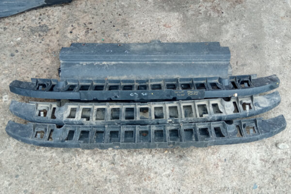 Scut bara Peugeot 407