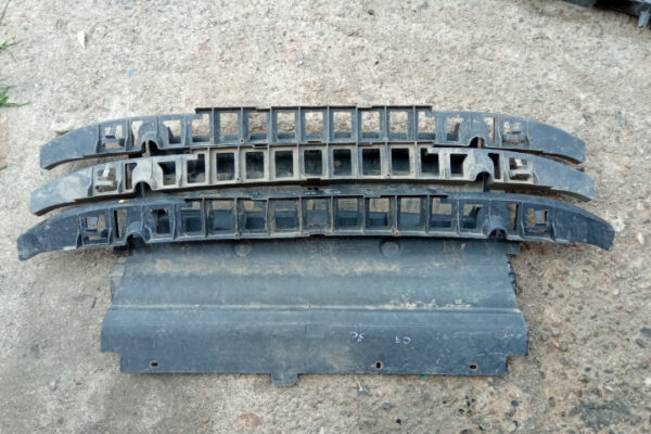 Scut bara Peugeot 407