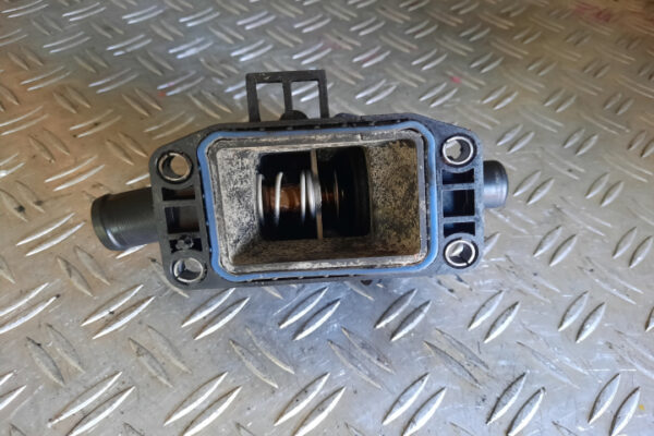 Corp termostat 1.6 HDi 90cp cod 9647767180 Peugeot/Citroen