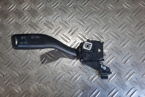 Maneta semnalizare Audi A3 Facelift 2007 cod 8p0953513a