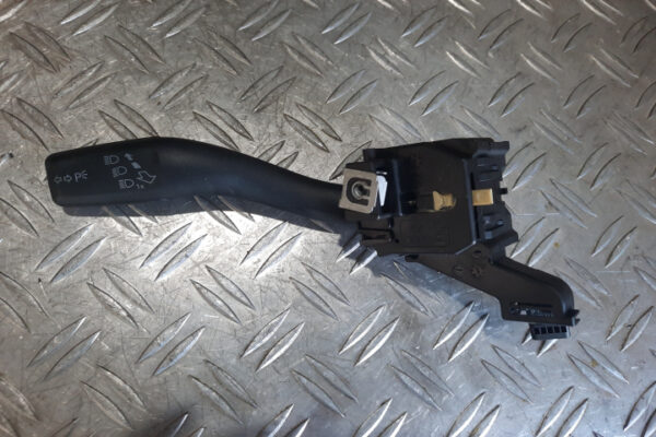 Maneta semnalizare Audi A3 Facelift 2007 cod 8P0953513C