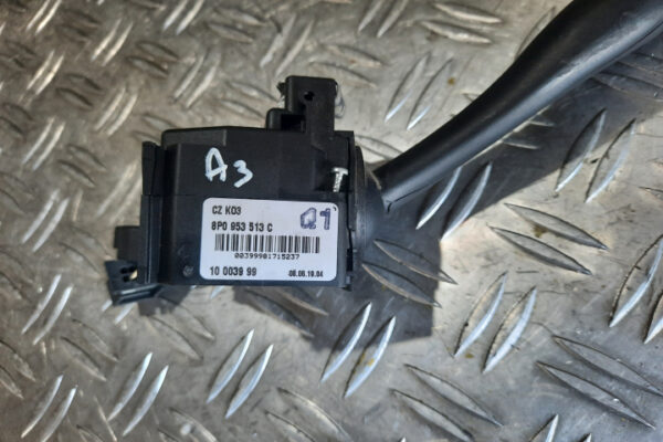 Maneta semnalizare Audi A3 Facelift 2007 cod 8P0953513C