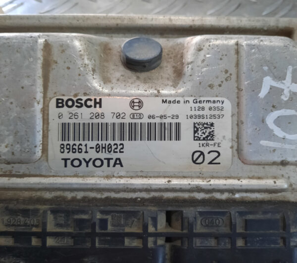 Calculator motor ECU Peugeot 107 1.0 benzina cod 896610H022