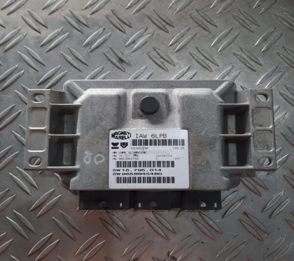 Calculator motor ECU Citroen C5 2.0 benzina cod motor RFJ cod 9658845480