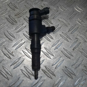 Injector Peugeot 206 1.4 HDi cod motor 8HX cod 0445110135 