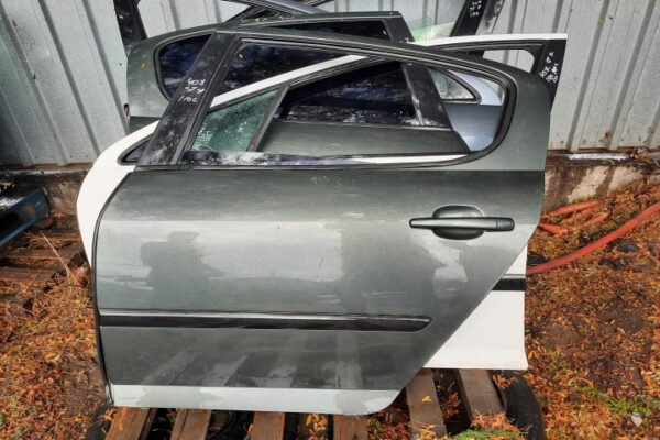 Usa stanga spate Peugeot 407 (gri)