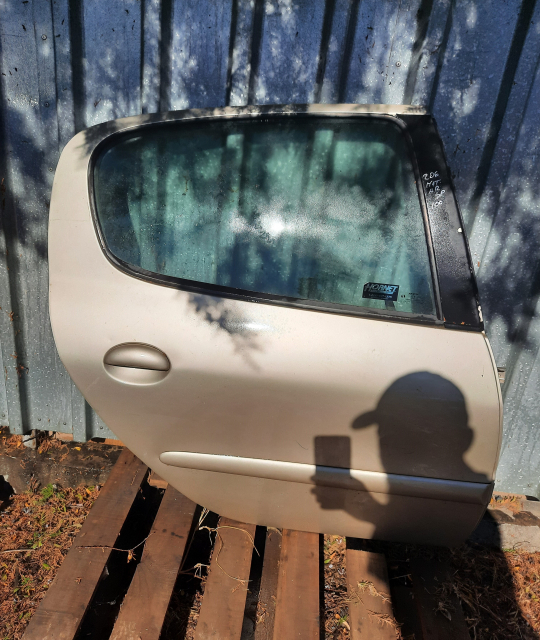 Usa dreapta spate Peugeot 206 Sedan (auriu)