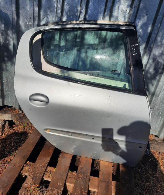 Usa dreapta spate Peugeot 206 Hatchback (argintiu)
