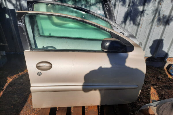 20220928-152208-jpg-uniq-id-633699737ccbe.jpg Usa dreapta fata Peugeot 206 Hatchback (auriu)