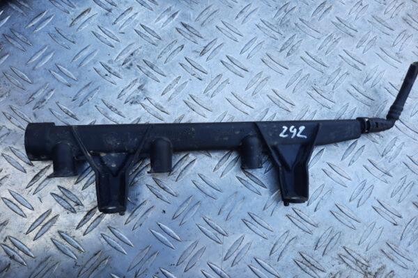 Rampa injectoare 9676020480 1.2 VTi ETG Peugeot 208 an 2013
