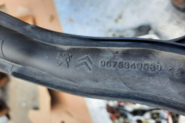 Conducta apa 9675849580 1.2 VTi ETG Peugeot 208 an 2013