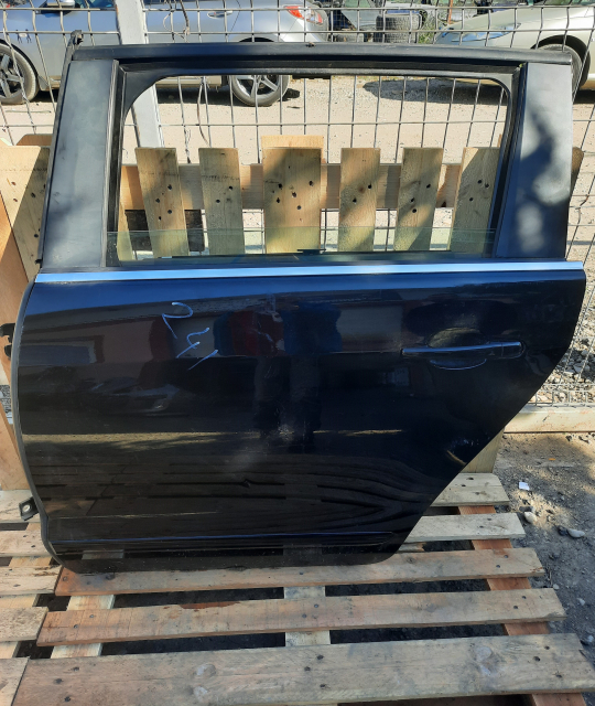 Usa stanga spate Peugeot 5008 an 2009 (negru)
