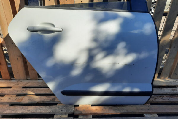 Broasca usa dreapta spate Peugeot 3008 an 2011