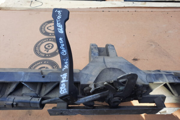 Broasca inchidere capota electrica Peugeot 3008 an 2011