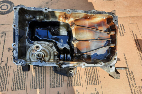 Baie de ulei cu parte superioara 1.2 VTi 9805301680 Peugeot 208 an 2013