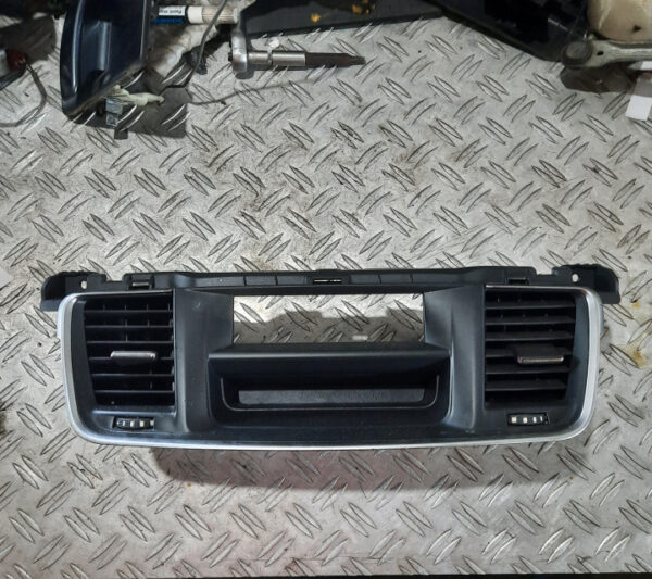 20221006-131358-jpg-uniq-id-6343e193a8c34.jpg Grile bord AC Peugeot 508 an 2011