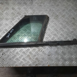 Geam fix dreapta fata Peugeot 3008 an 2011