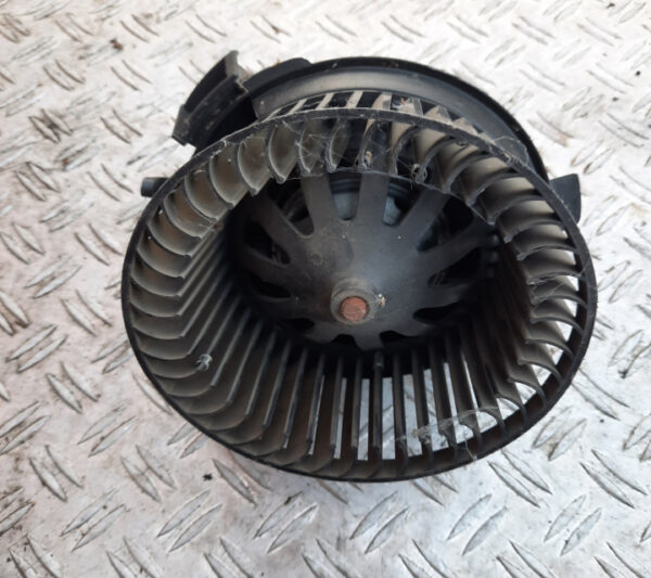 Ventilator habitaclu Peugeot 206