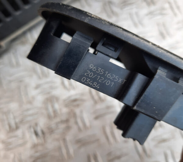 Panou comanda geam dreapta fata Peugeot 307