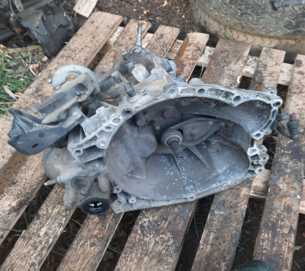 Cutie viteze manuala Citroen C4 Picasso 1.8 16V cod motor 6FY cod 20DM71