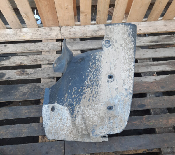 Carenaj roata stanga fata (spre usa) Renault Megane 3