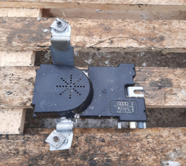 Amplificator antena 8P4035225D Audi A3 8P [VAG]