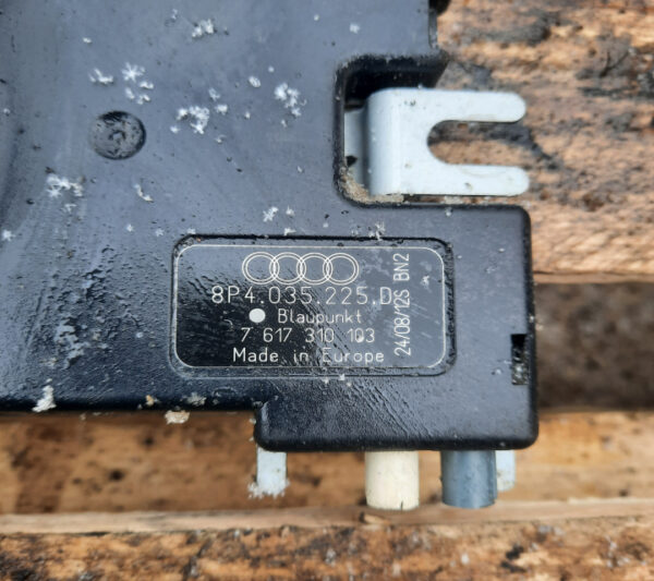 Amplificator antena 8P4035225D Audi A3 8P [VAG]