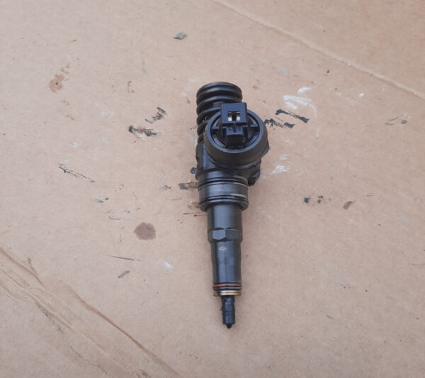 Injector Volkswagen Eos 0414-720312 038130073BQ 2.0 TDi 140cp BMM