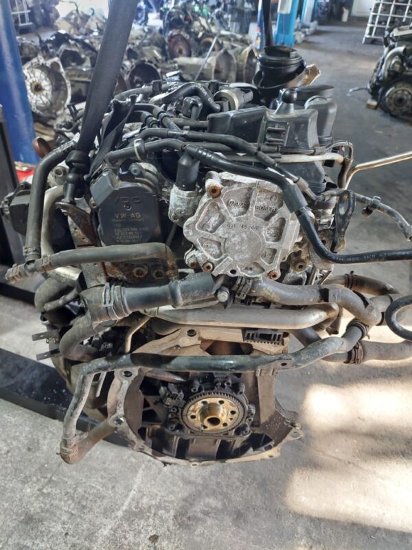 Motor fara anexe Volkswagen Audi Skoda cod CBA 2.0 TDi 140cp