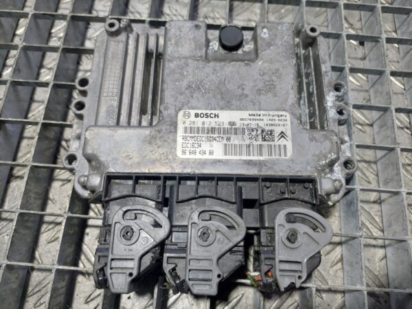 ECU Calculator motor Peugeot Citroen 1.4 hdi cod EDC16C34 9664843480