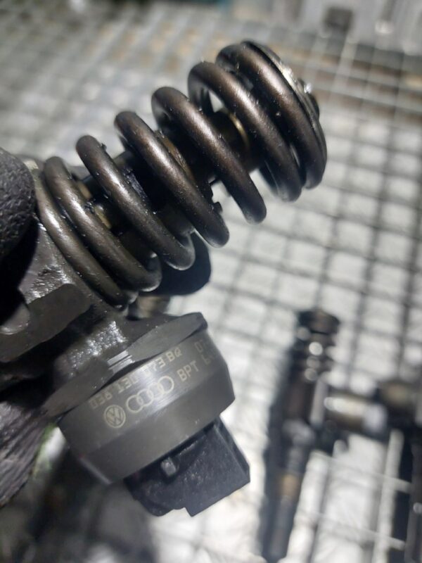 Injector 2.0 TDi cod 038130073BQ 0414720312 cod motor BMM