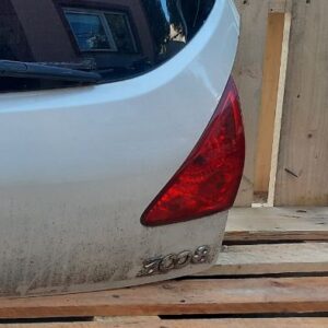 Tripla lampa stop dreapta haion Peugeot 3008 an 2011