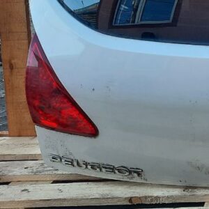 Tripla lampa stop stanga haion Peugeot 3008 an 2011