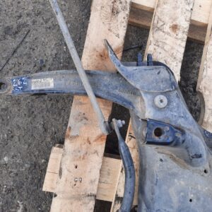 Brat suspensie / Bascula stanga 1.6 benzina 5FV Peugeot 5008 an 2010