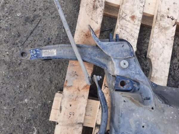 Brat suspensie / Bascula stanga 1.6 benzina 5FV Peugeot 5008 an 2010