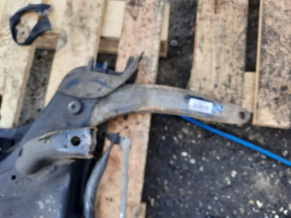Brat suspensie / Bascula dreapta 1.6 benzina 5FV Peugeot 5008 an 2010