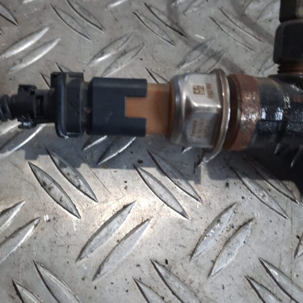 Rampa injectoare completa 9804776780 1.6 HDi 92cp BHY Citroen C-Elysee 2015