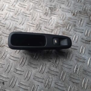 Panou comanda / buton geam dreapta spate Peugeot 3008 an 2010