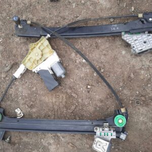 Macara geam dreapta fata Citroen C6 an 2009