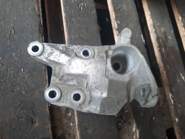 Suport motor 9646161180 Peugeot 407 / Citroen C5 III / Ford 2.0 HDi RHR