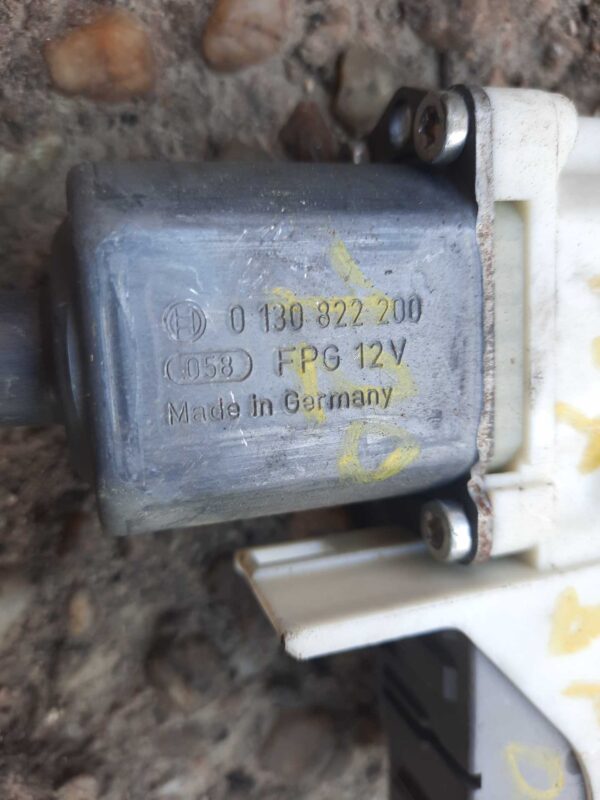 Motoras geam dreapta spate 0130822200 Peugeot 407