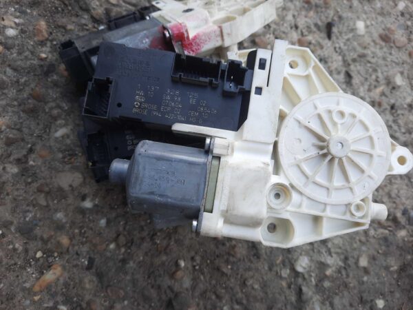 Motoras macara geam stanga fata 1137328125 Peugeot 407