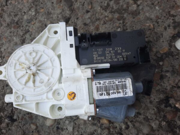 Motoras macara geam stanga 9662062180 / 1137328233 Peugeot 407 Coupe
