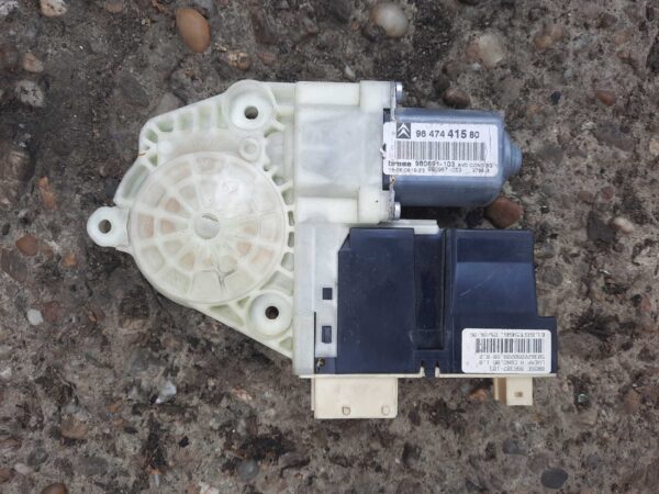 Motoras macara geam dreapta fata 9647441580 Citroen C4 an 2006