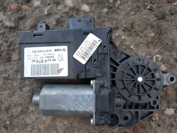 Motoras macara geam dreapta fata 9634457480 Peugeot 307
