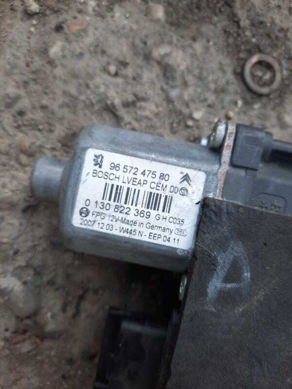 Motoras macara geam 9657247580 dreapta fata Peugeot 308 an 2008