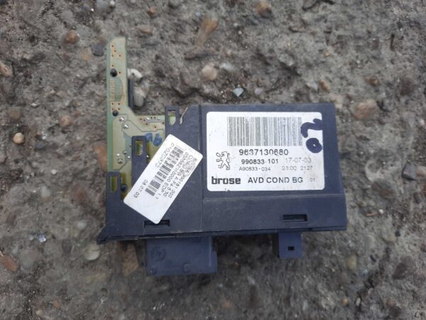 Motoras macara geam dreapta fata 9637130680 Peugeot 307