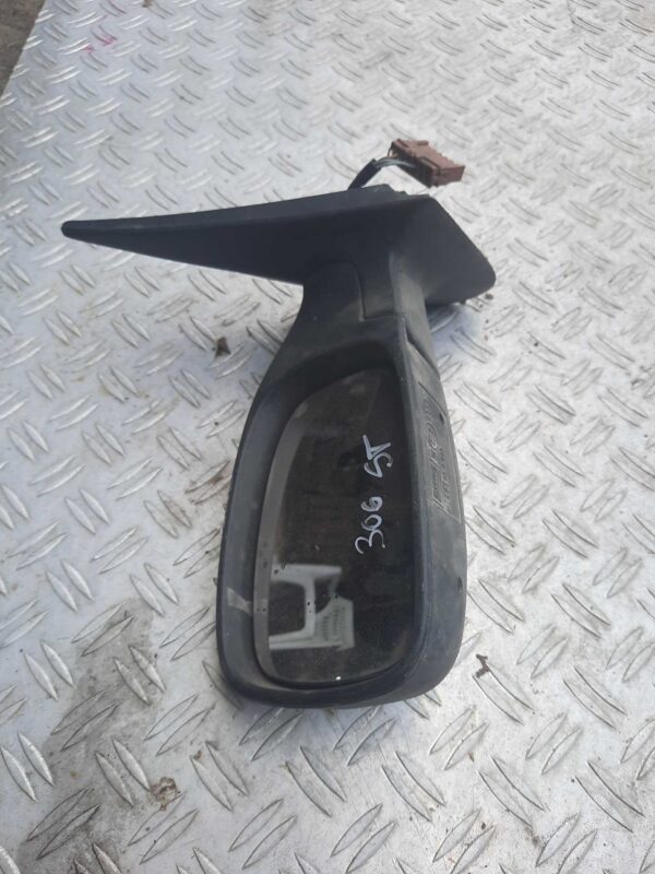 Oglinda stanga Peugeot 306 an 2001 (argintiu)