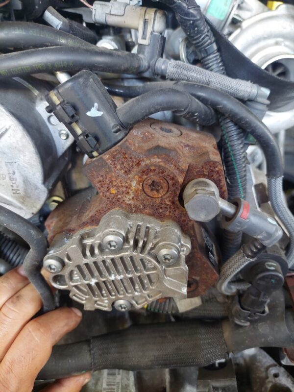 Pompa inalta presiune H8200385478 2.0 DCi motor M9R Renault Laguna 3