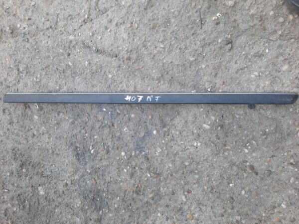 Bandou usa dreapta fata cu crom Peugeot 407 an 2004-2010
